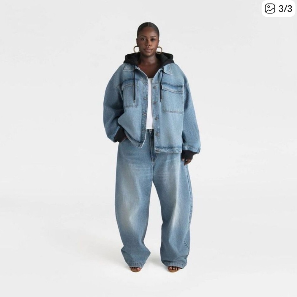 KBB by KAHLANA Women's 'The Denim and Fleece Hoodie' - Medium Wash XS,M,1X - Picture 3 of 3